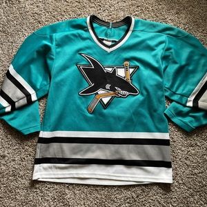 NHL Sharks jersey